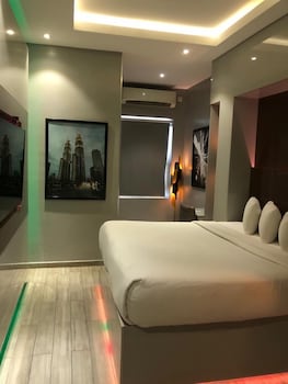 dreams by dv8 hotel