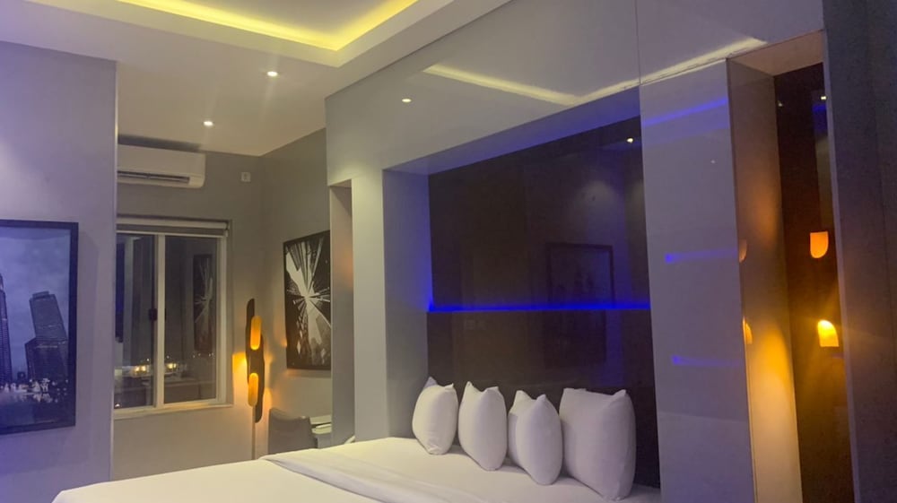 dreams by dv8 hotel