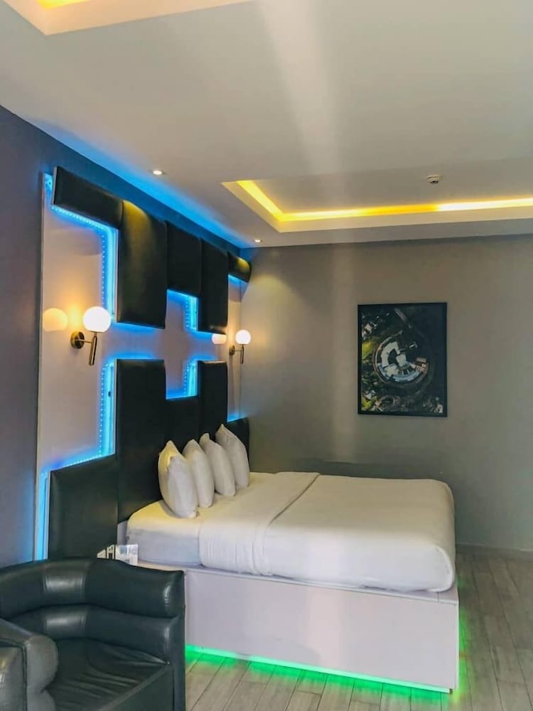 dreams by dv8 hotel