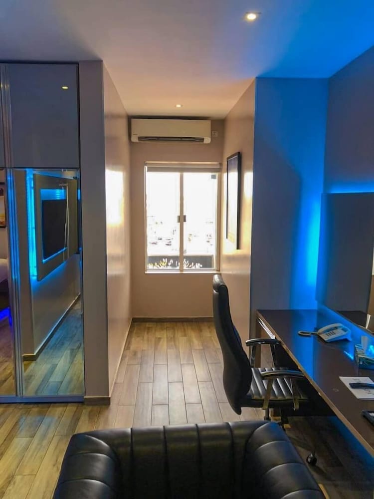 dreams by dv8 hotel