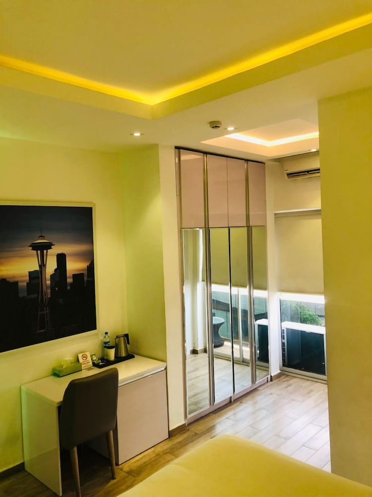 dreams by dv8 hotel