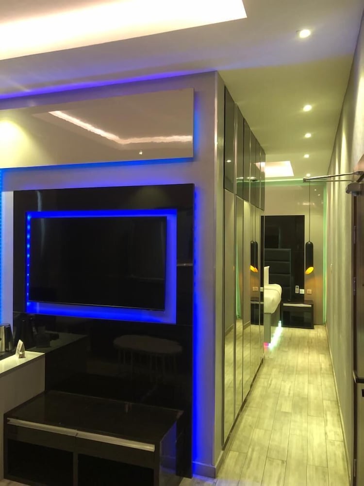 dreams by dv8 hotel