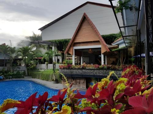 Bukit Daun And Resort,Ponorogo>>Kediri,3 star