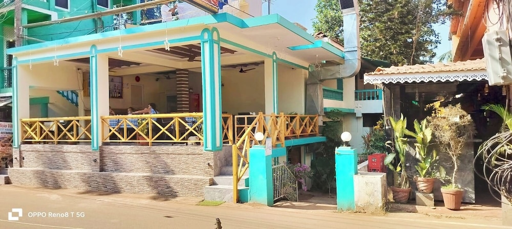 jacks calangute place