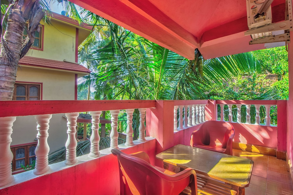 jacks calangute place