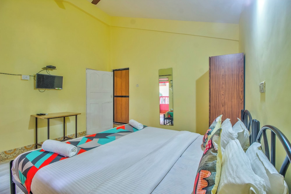 jacks calangute place