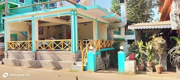 jacks calangute place