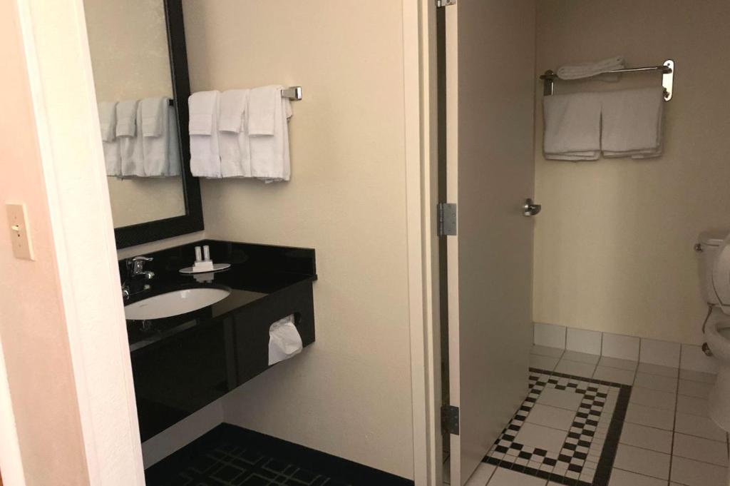 country inn and suites by radisson fayetteville i 95 nc