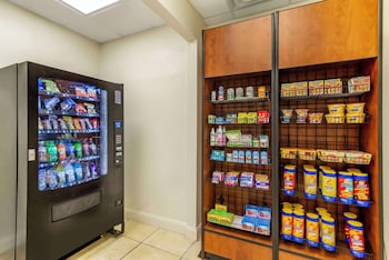 quality inn fayetteville near historic downtown square