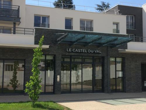 domitys le castel du val