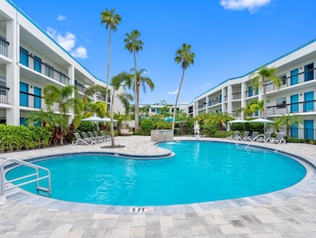 Baymont Inn & Suites Tampa Near Busch Gardens / Usf,,2 star