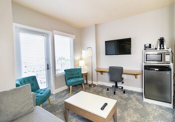 seaside amelia inn
