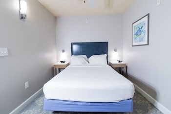 seaside amelia inn