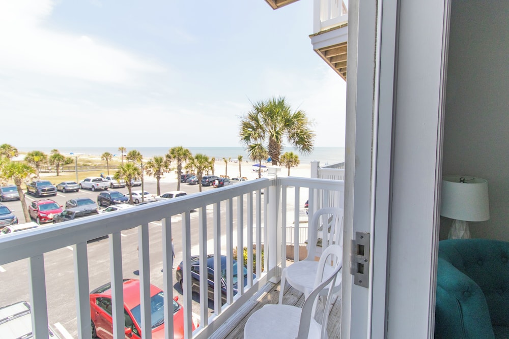 seaside amelia inn