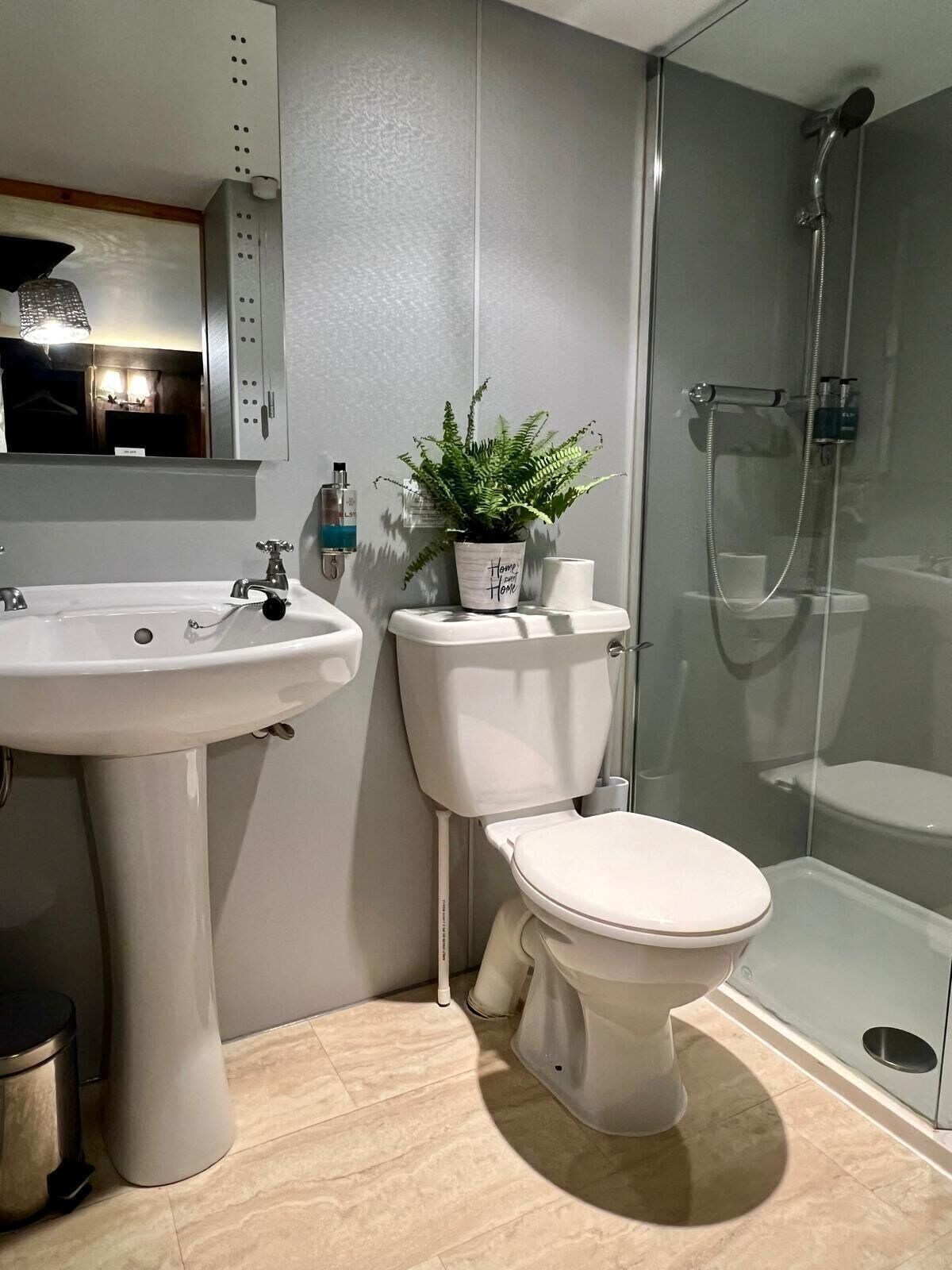 dolgun uchaf guesthouse