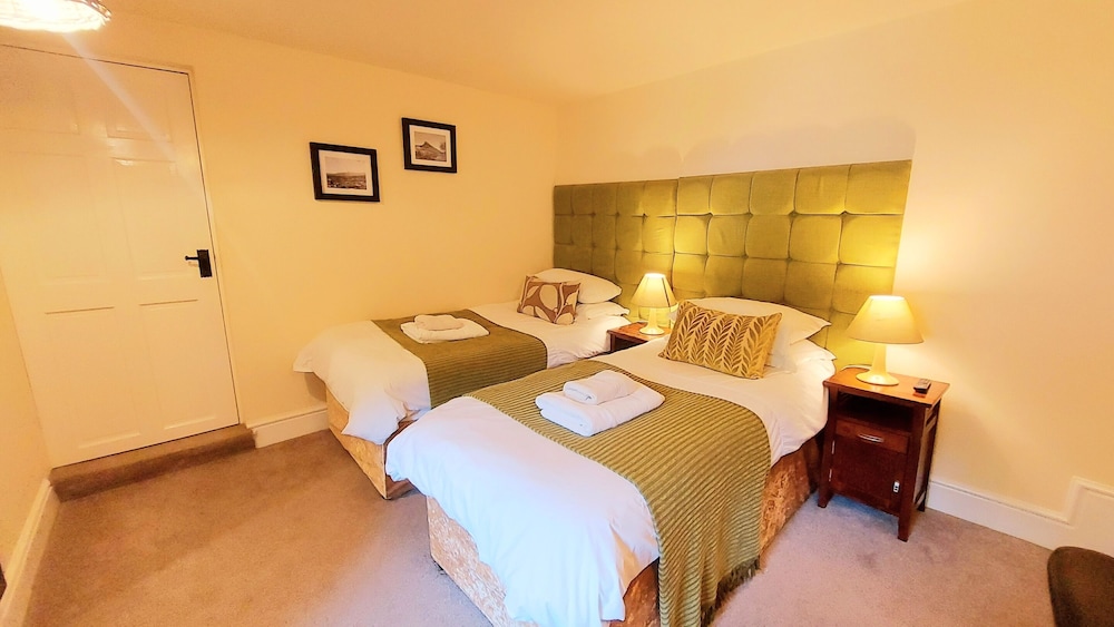 dolgun uchaf guesthouse
