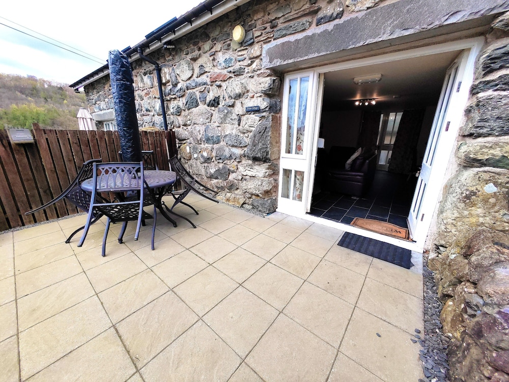 dolgun uchaf guesthouse