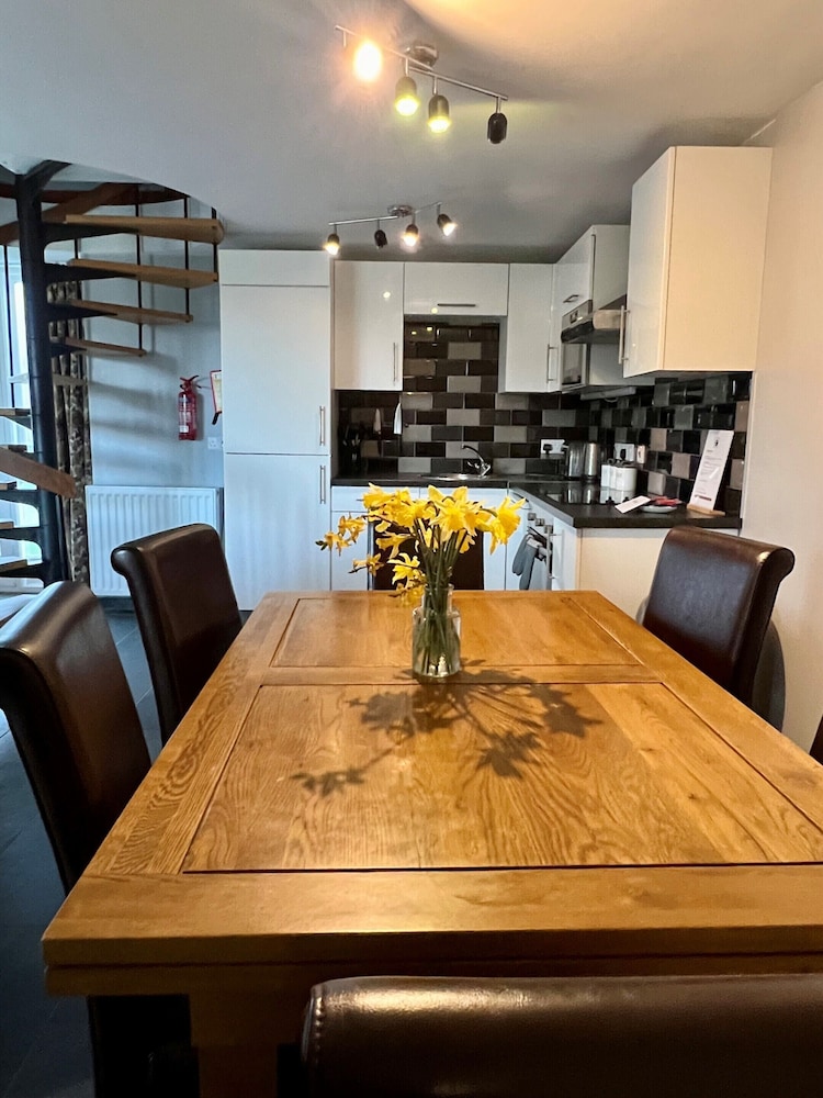 dolgun uchaf guesthouse