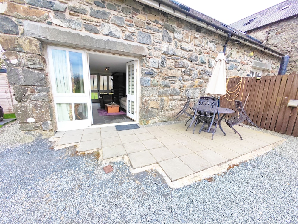 dolgun uchaf guesthouse