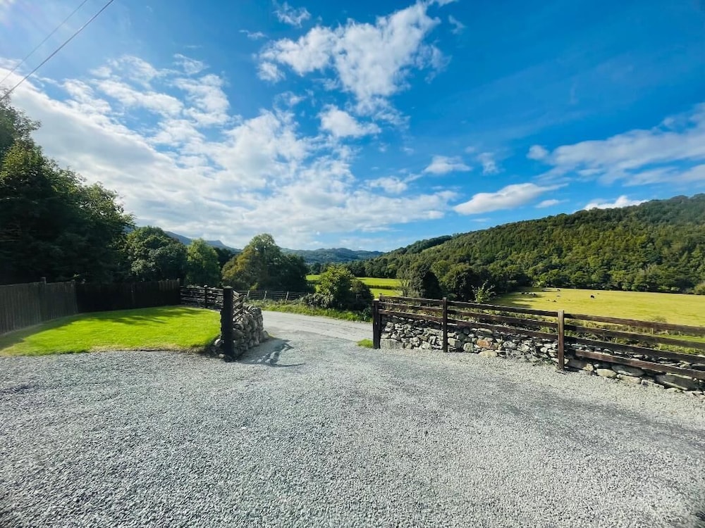 dolgun uchaf guesthouse