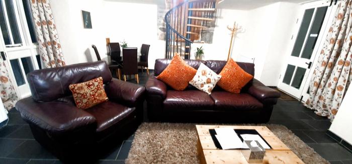 dolgun uchaf guesthouse