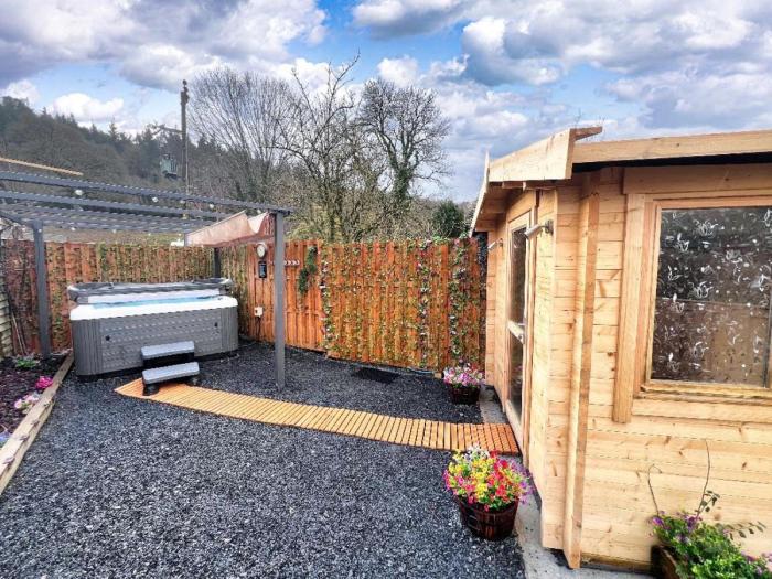 dolgun uchaf guesthouse