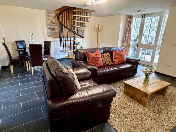 dolgun uchaf guesthouse