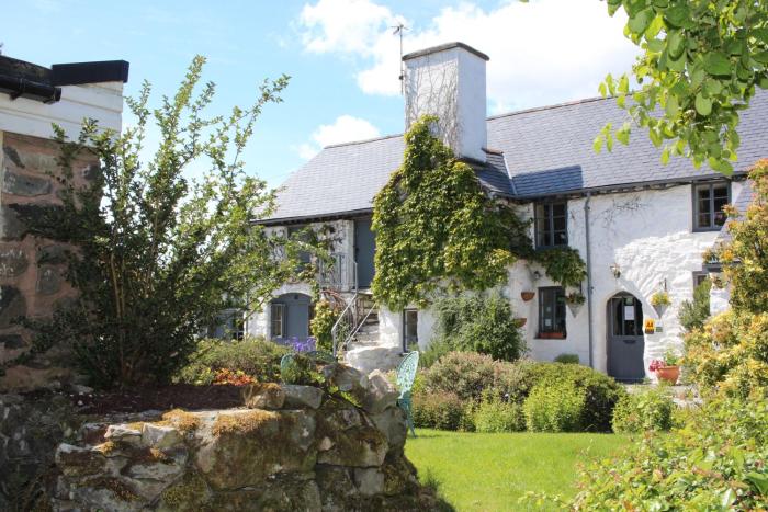 dolgun uchaf guesthouse