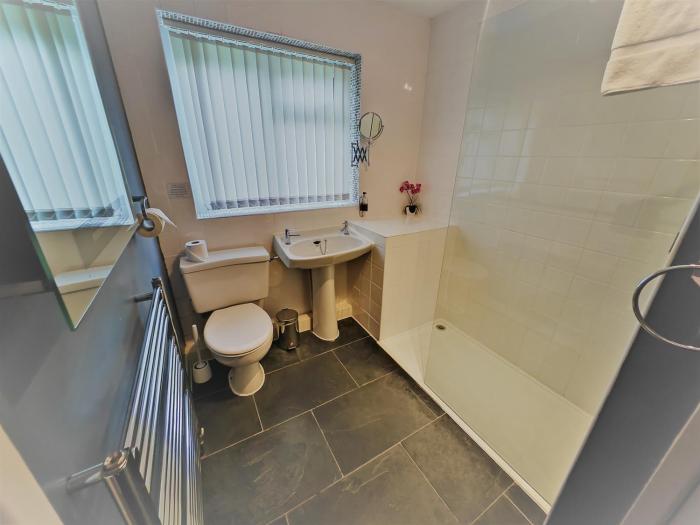 dolgun uchaf guesthouse