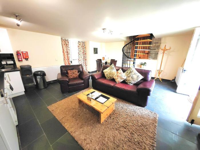 dolgun uchaf guesthouse