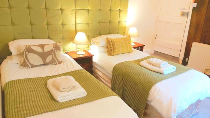 dolgun uchaf guesthouse