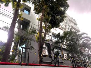 hotel mayfair tower