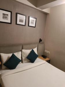 hotel mayfair tower