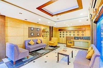 hotel mayfair tower