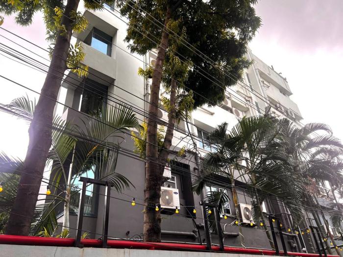 hotel mayfair tower