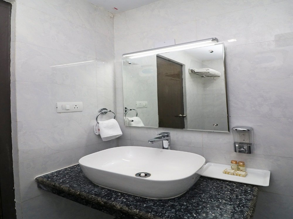Capital O 27765 Hotel Vip Square,Puri>>Bhubaneshwar,3 star
