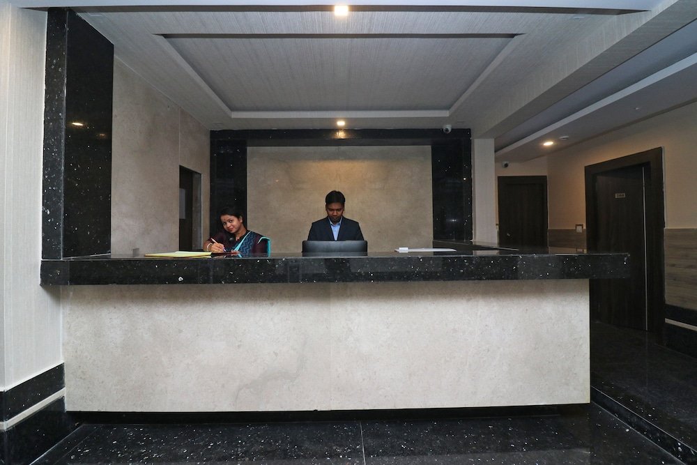 capital o 27765 hotel vip square