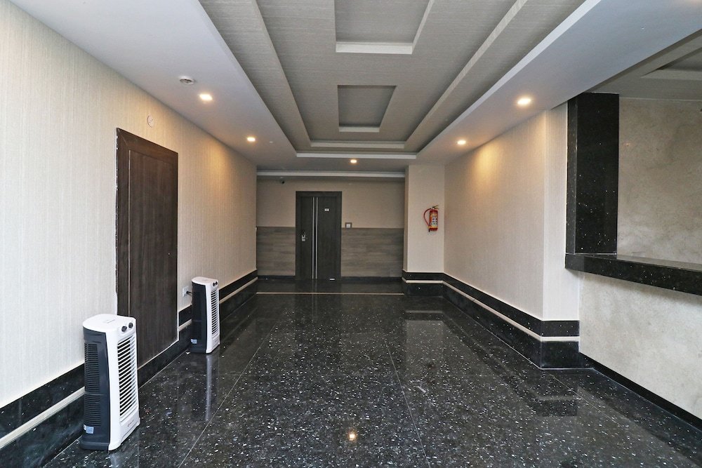 capital o 27765 hotel vip square