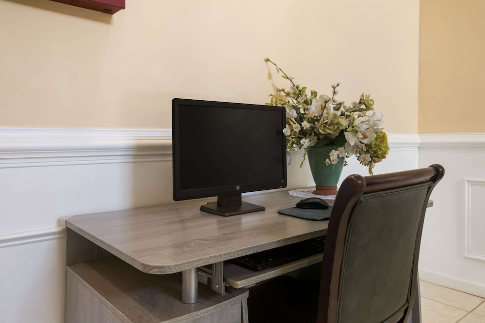 quality inn and suites greensboro near lake oconee