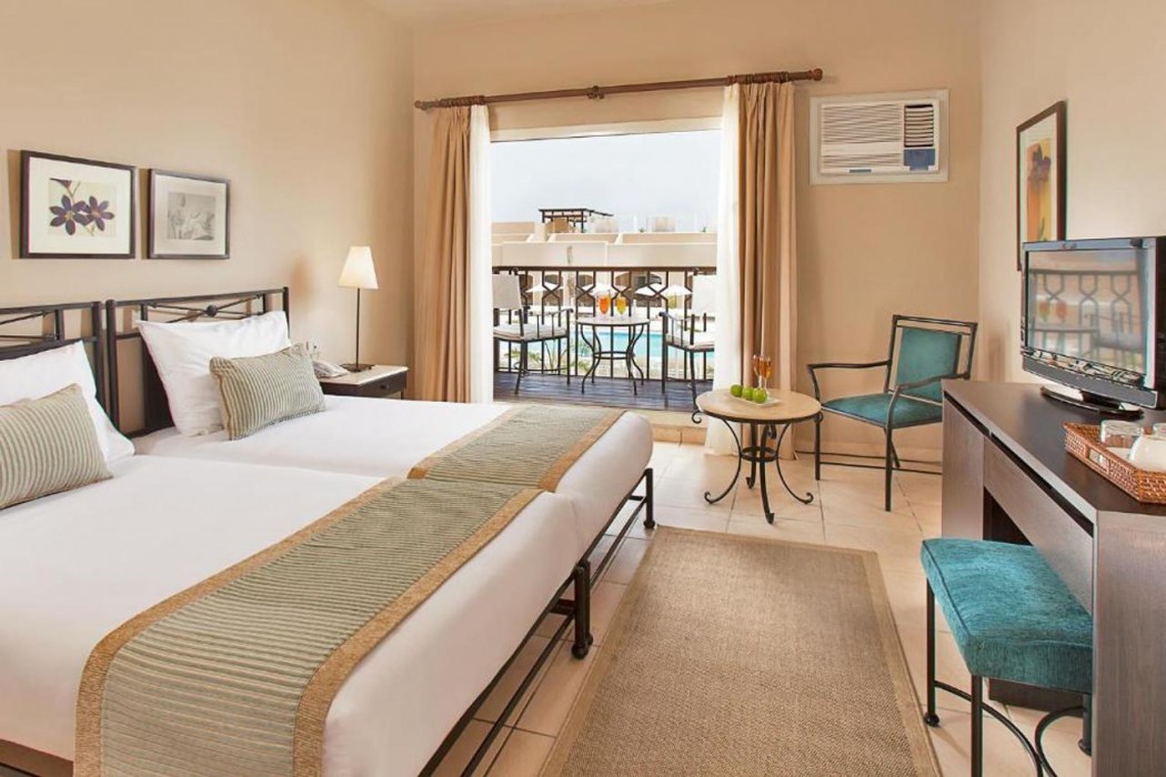 almazino almaza bay