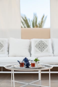 almazino almaza bay