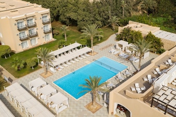 almazino almaza bay