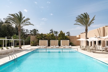 almazino almaza bay