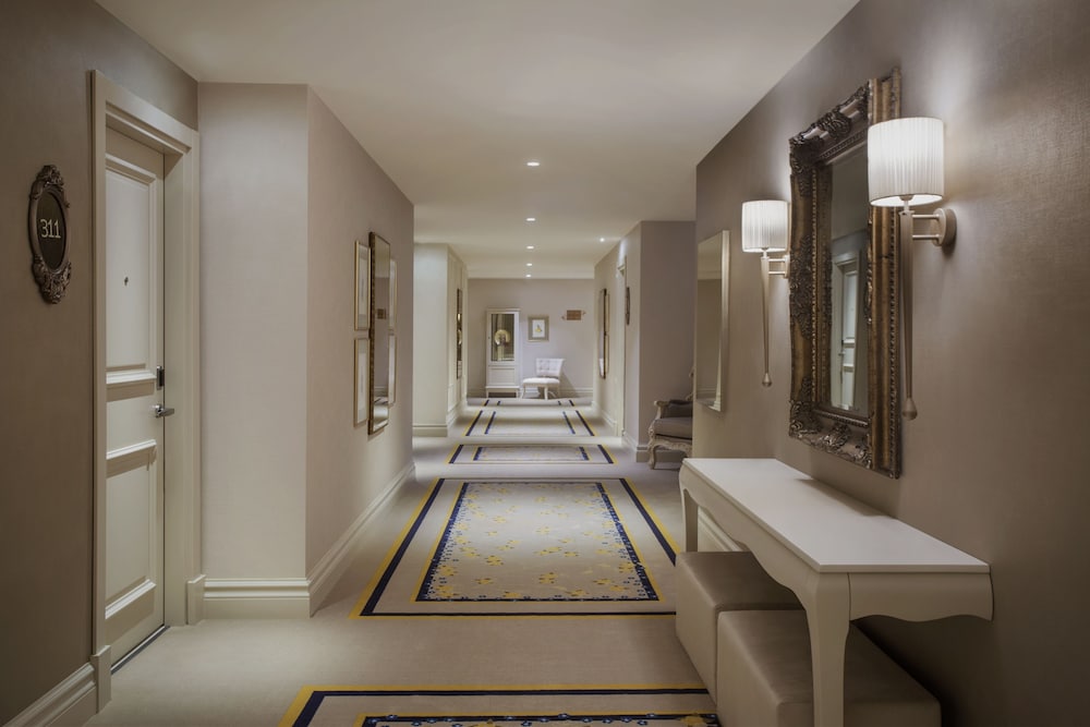 lazzoni hotel