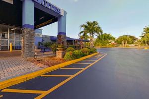 rodeway inn and suites fort lauderdale airport and cruise port