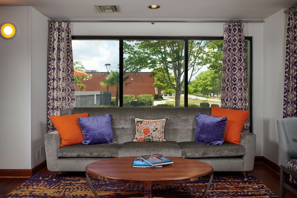 hampton inn clemson university area