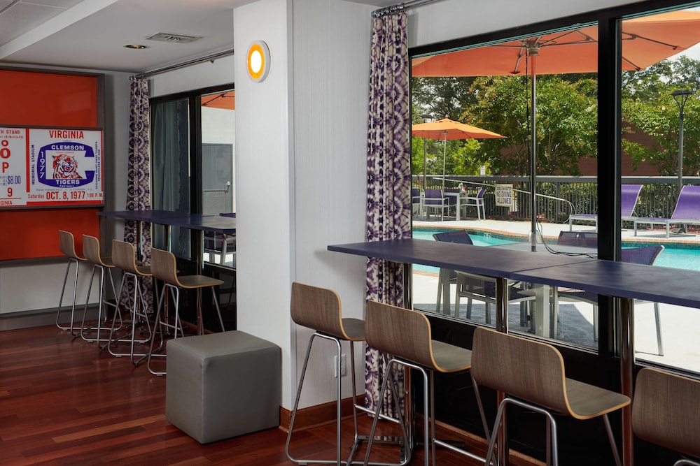 hampton inn clemson university area