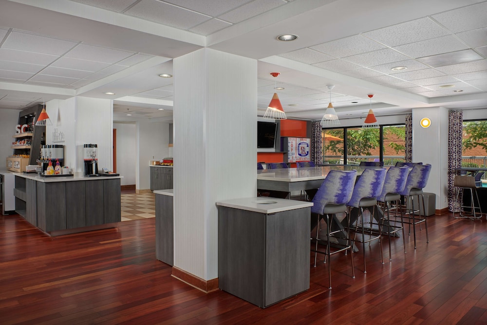 hampton inn clemson university area