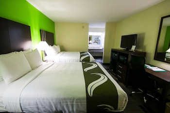 quality inn cleveland north