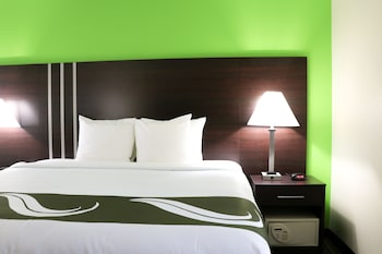 quality inn cleveland north